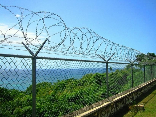 Best fencing contractor in Ettumanoor Kottayam Himalayala Fencing chain link and wire fencing Kerala