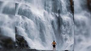 Aruvikkachal Waterfalls pics 